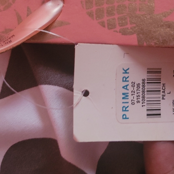 Primark Flip Flops Peach and Gold with Pineapples Size 9-10 - Picture 6 of 6